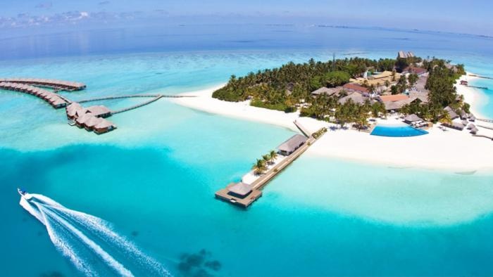 14. Kurumba Maldives - Vihamanafushi, North Male Atoll, Kaafu Atoll: Đây là một trong những viên đá quý hiếm, nơi bạn gần như chẳng thể tìm ra bất cứ sai sót nào. Dịch vụ là số 1, phong cảnh đẹp miễn chê.