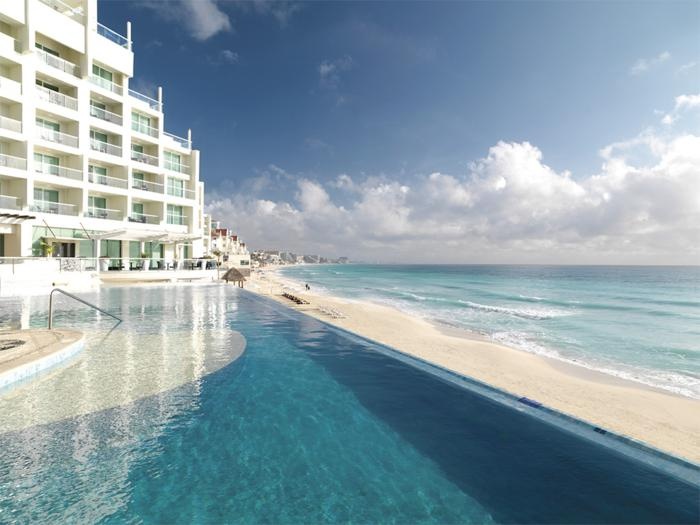 25. Sun Palace - Cancun, Mexico: Vô số cặp đôi đã đến đây nghỉ dưỡng, để tận hưởng những giây phút đẹp như mơ.