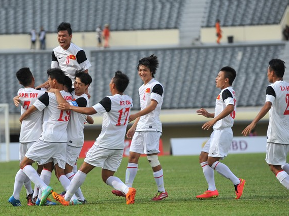 'V.League chua co doi nao phu hop voi loi choi cua U19' hinh anh