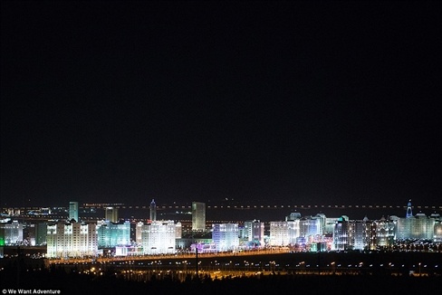 Turkmenistan về đêm lung linh huyền ảo.