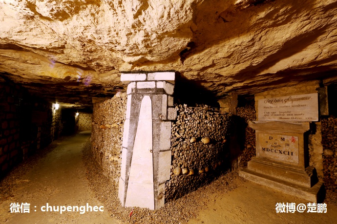 Năm 1994, Chính quyền Paris đã mở cửa đón du khách tham quan 1km, trong tổng số 300km đường hầm. 