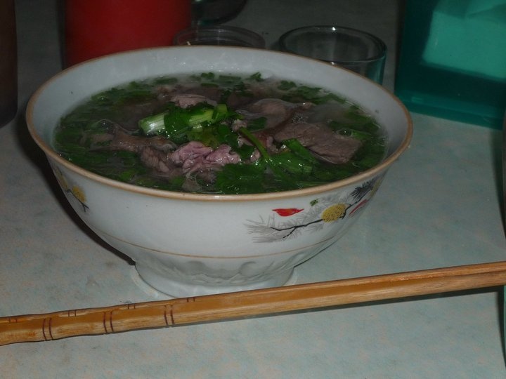 Tôi thích món bánh tráng nướng với trứng , tôi thích mùi thịt nướng, tô phở nóng và thích cả núi rừng cao nguyên với cảm giác bình yên với lạ kì.