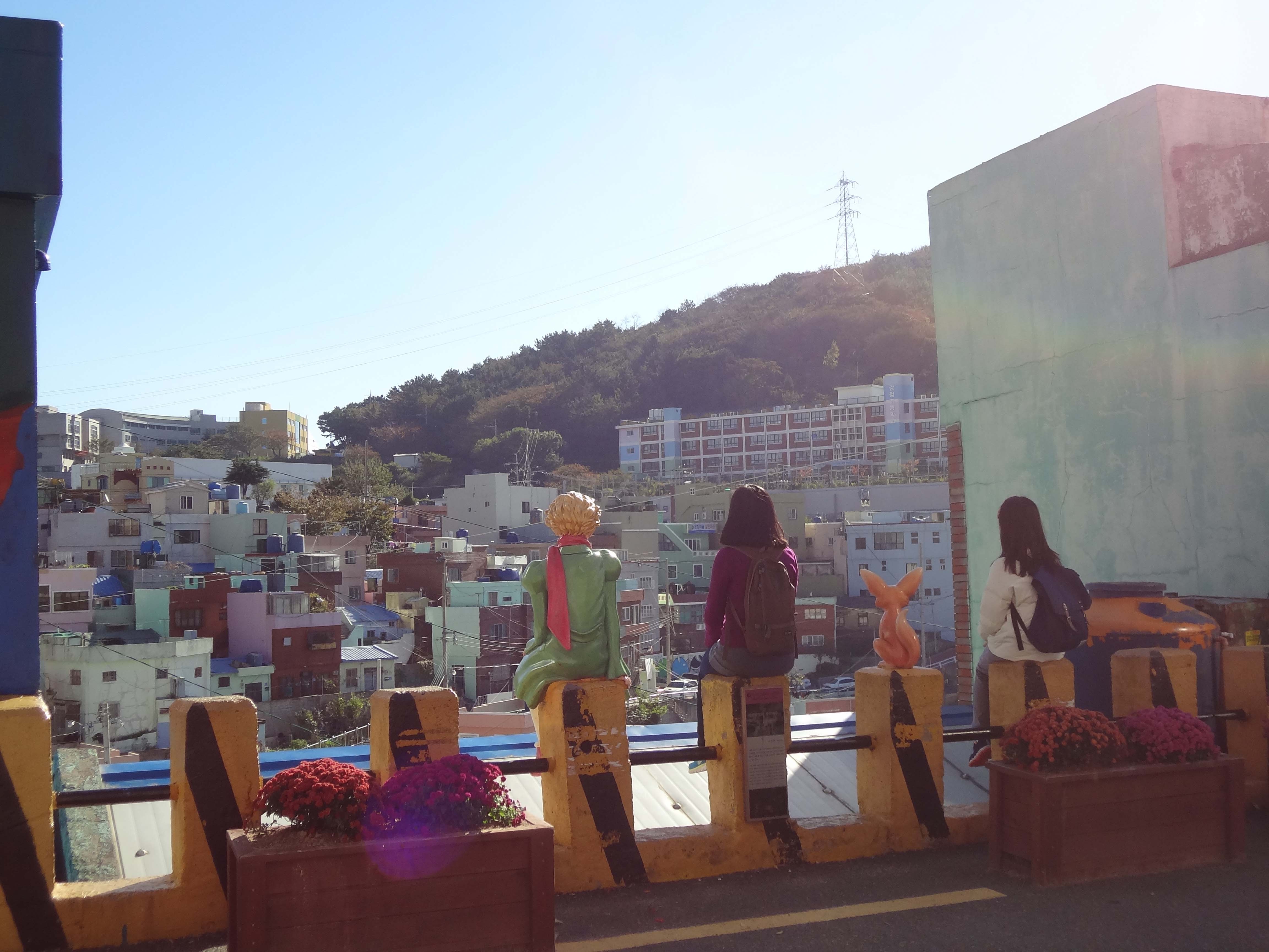 Mỗi nơi trong ngôi làng là một khung cảnh riêng tùy theo cảm nhận của con người để có thể khơi gợi rất nhiều cảm xúc trong mỗi người.