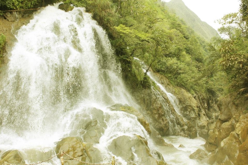 Thác trong bản Cát Cát.