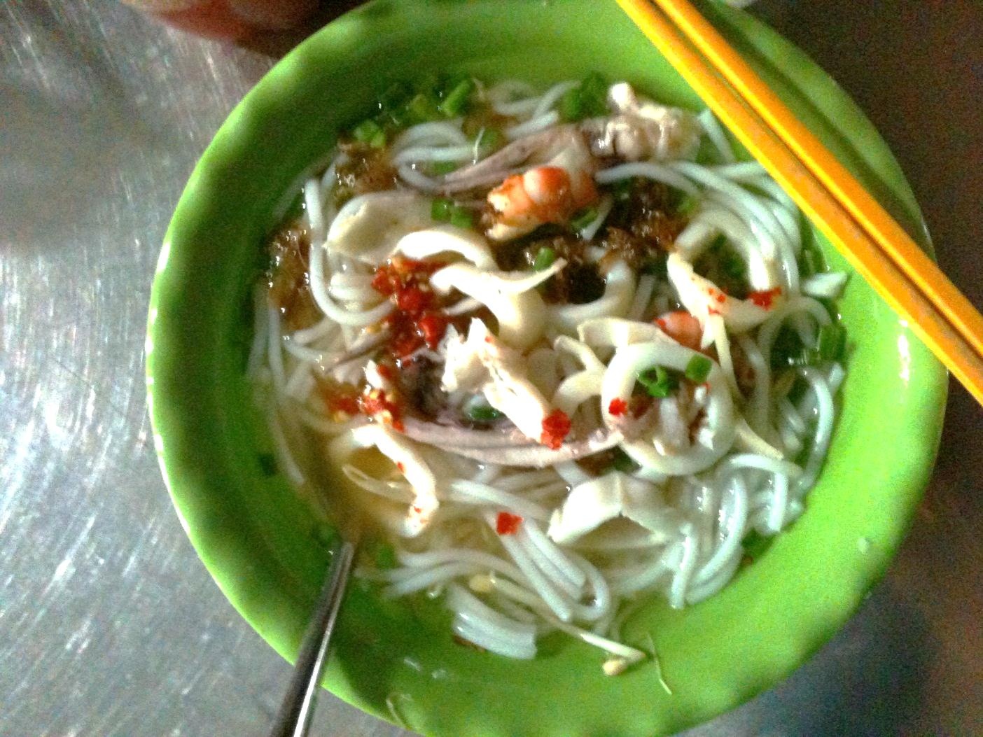 Bánh canh hải sản tôm mực.