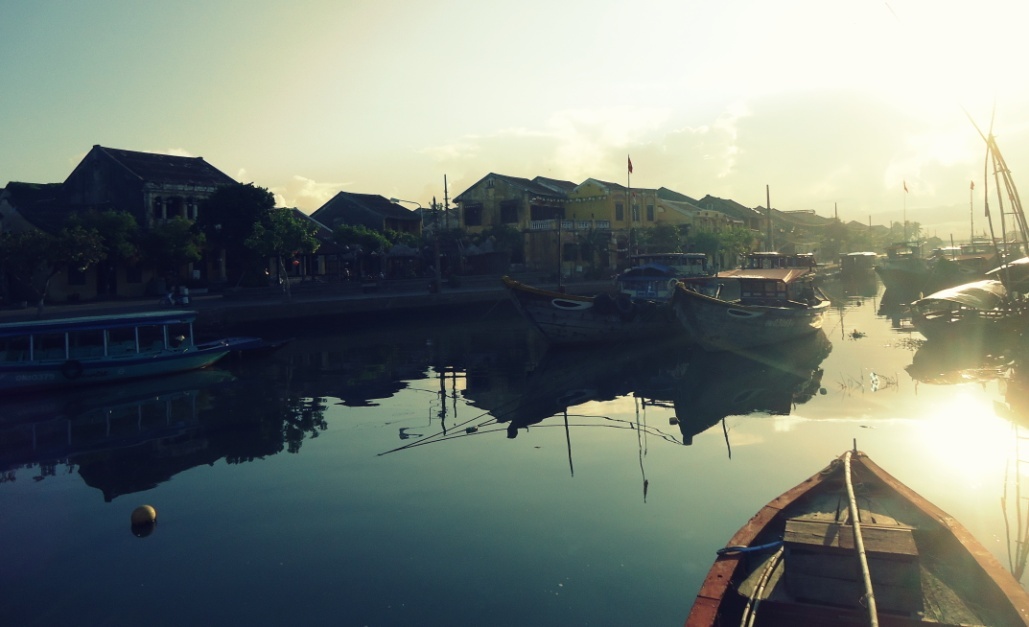 Co mot Hoi An danh cho du khach binh dan hinh anh