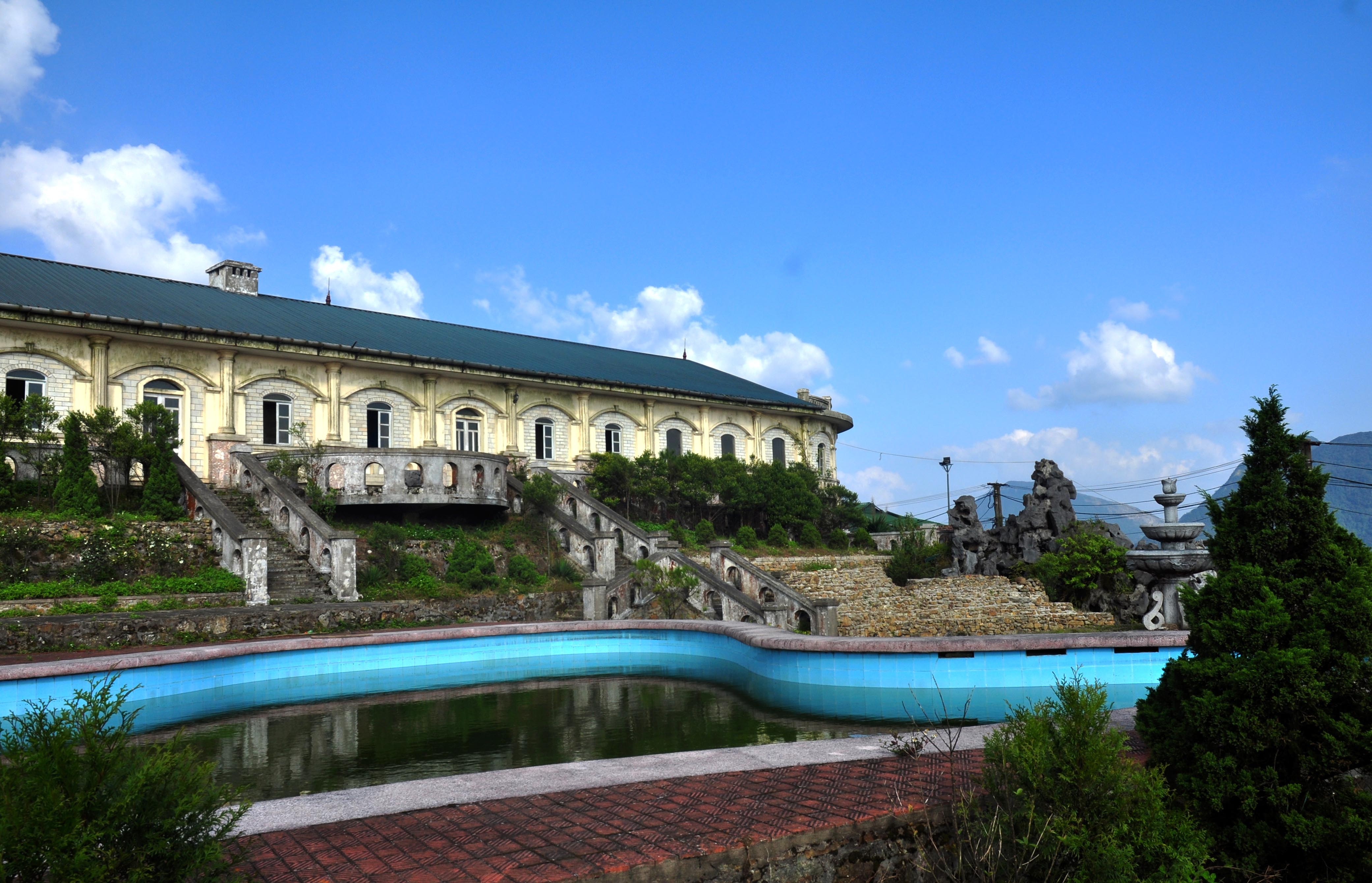 Ngày nay nơi đây còn lưu giữ rất nhiều biệt thự kiểu Pháp cổ