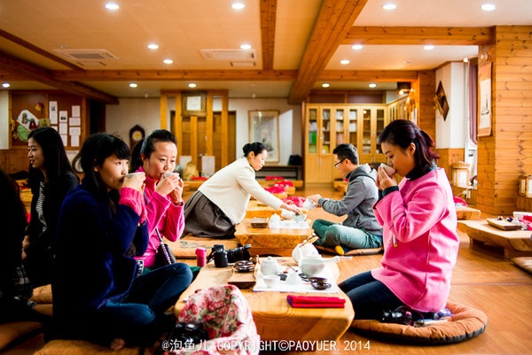 Hàn Quốc là đất nước có nhiều tín đồ Phật Giáo. Nơi đây có một ngôi chùa được coi là cội nguồn của trà đạo Hàn Quốc - Chùa Hadong-gun.