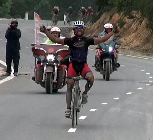 Lê Nguyệt Minh cán đích đầu tiên ở chặng đua thứ 7.