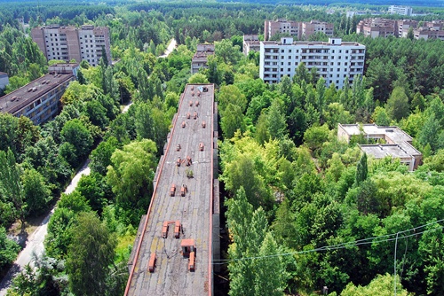 Pripyat là một thành phố bị bỏ hoang tại Ukraine, nằm gần biên giới của Belarus. Nơi đây được xây dựng vào ngày 4/2/1970, từng là thành phố hạt nhân của Liên Xô cũ. Tuy nhiên, năm 1986, nơi này đã xảy ra thảm họa ở nhà máy hạt nhân, khiến toàn bộ cư dân phải sơ tán. Cho đến nay, Pripyat trở thành một thành phố “ma”, chỉ có dân du lịch tò mò mới dám lui tới. 