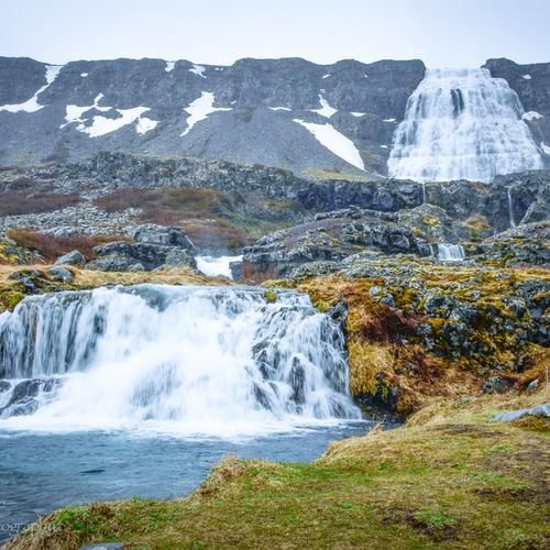 Thác Dynjandi (Iceland): Nước từ độ cao hơn 100m đổ xuống tạo nên cảnh quan hùng vĩ một cách điệu đà của thác Dynjandi. 