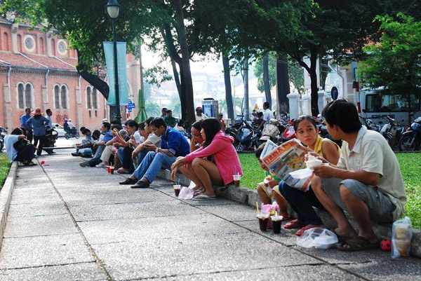 Công viên 30/4 là điểm cà phê bệt nổi tiếng nhất Sài Gòn