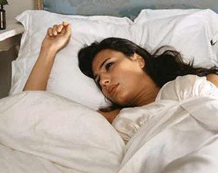 Hai ba bua tem mot bua hinh anh