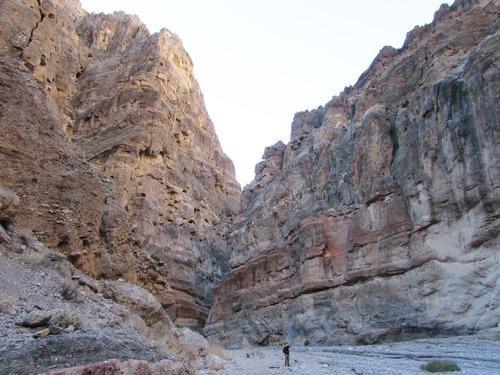 Greg cho biết, du khách leo được đến vị trí cách Fall Canyon 3 dặm (khoảng 4800m) là đã đạt trình độ quốc tế, tới đây, muốn leo thêm 18 foot (khoảng 5.5m) cũng vô cùng khó khăn, phải có sự giúp đỡ của dây cáp. 