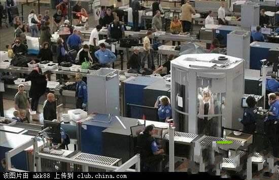 Máy quét toàn thân mỗi hành khách chỉ cần 10 giây, còn nhân viên an ninh kiểm tra thì phải cần 4 phút. Nên việc tiếp nhận kiểm tra bằng máy quét sẽ nâng cao hiệu suất kiểm tra. 