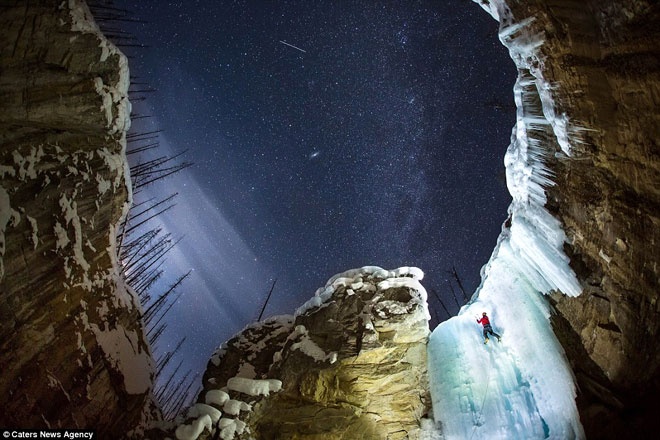 Paul Zizka còn có cơ hội chụp các thác nước tương tự tại Vườn quốc gia Kootenay và Johnston Canyon ở Vườn quốc gia Banff, Alberta.