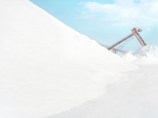 Thỉnh thoảng có sự xuất hiện của một cỗ máy móc, nhắc nhở bạn rằng, bạn vẫn đang ở trên hành tinh này.