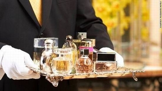 Chuyên nước hoa, chuỗi khách sạn Georgia (Vancouver, Canada): Nếu chọn khách sạn này là đích đến, bạn có thể yên tâm khỏi lăn tăn làm sao để mang nước hoa đi mà không vượt quá quy định mang chất lỏng dưới 100ml của hàng không. 