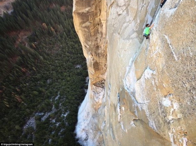 Kevin Jorgeson và Tommy Caldwell hào hứng tham gia các thử thách.