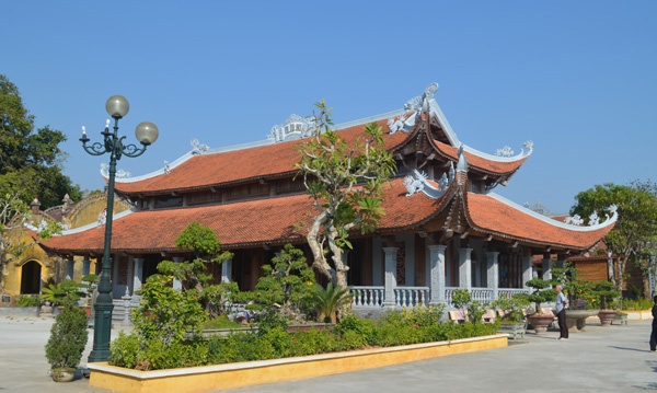 Ngôi chùa mới được xây dựng uy nghi, trang trọng bằng nỗ lực rất lớn từ Đại đức Thích Thanh Lịch  và những nhà hảo tâm.