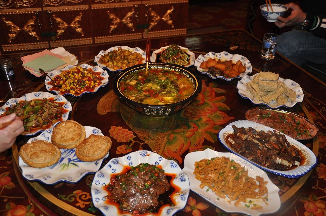 8. Thưởng thức các món đặc sản Tây Tạng: Đến Tây Tạng nhất định phải nếm thử các món đặc sản nơi đây. Một cốc trà bơ, một chút thịt dê thịt bò nhâm nhi cùng. Hạnh phúc nhiều khi chỉ cần nhỏ bé như vậy đã là rất đủ. (Ảnh: difang.kaiwind.com)