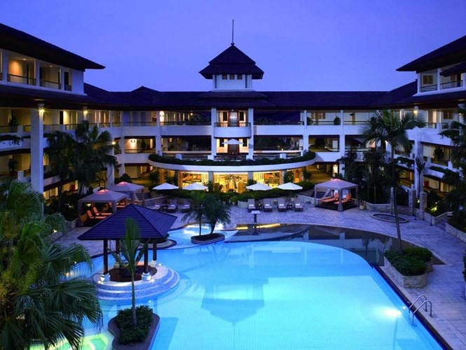 Mission Hills có những loại sân chơi ở địa hình núi cao trên những triền núi nhấp nhô của dãy Himalaya cho đến những sân golf đắm mình trong không gian đại dương như trên hòn đảo nhiệt đới Hải Nam.