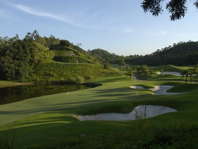 Ngoài các sân golf hoành tráng, khu nghỉ dưỡng này còn có 51 sân tennis.