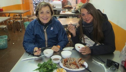 Tour du lich Ha Noi chi ngoi mot cho hinh anh