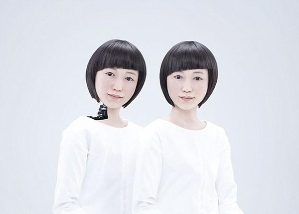 Robot siêu giống người thật đang rất thịnh ở Nhật
