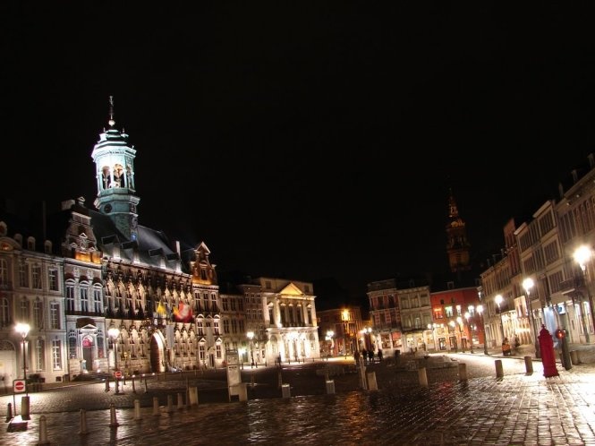 Mons tro thanh Thu do van hoa chau Au 2015 hinh anh