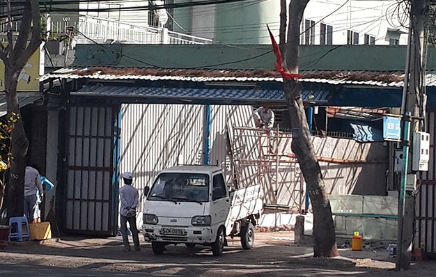 Chiều 3-2, quán Hào Long Sơn đã được tháo dỡ và di dời - Ảnh: Đ.Hà.