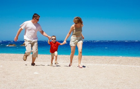 Nên chuẩn bị đầy đủ thông tin trước khi đi du lịch - Ảnh: diendandulich.
