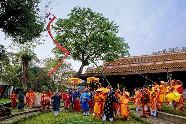 Le nghi ngay Tet cua nguoi co do hinh anh