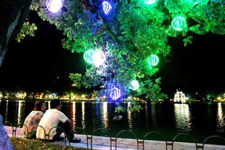 Dia diem ly tuong cho cac cap doi tai Ha Noi ngay Valentine hinh anh