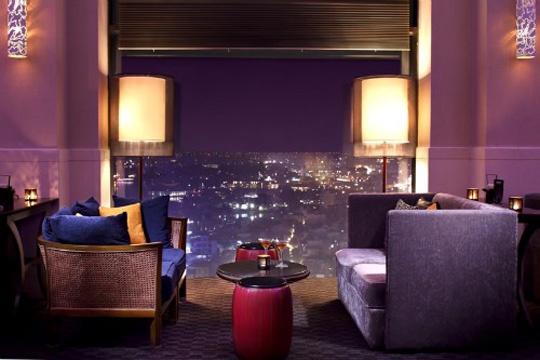 Một quán cà phê lãng mạn với những góc riêng, ánh nến lung linh, những bản tình ca ngọt ngào sẽ là một không gian tuyệt vời cho các cặp đôi ở bên nhau. Ảnh minh họa.