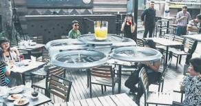 Khay an biet bay o Singapore hinh anh