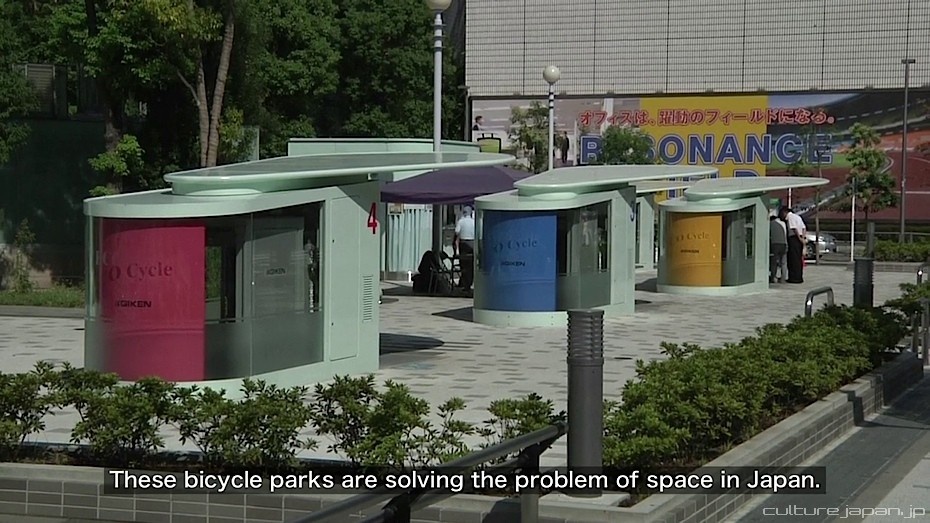 Loại ‘bãi’ trông xe này không chỉ mỹ quan mà còn tiết kiệm rất nhiều không gian, lại không bao giờ lo mất hay lẫn xe. Đây thực sự là một phát minh vô cùng hữu dụng.