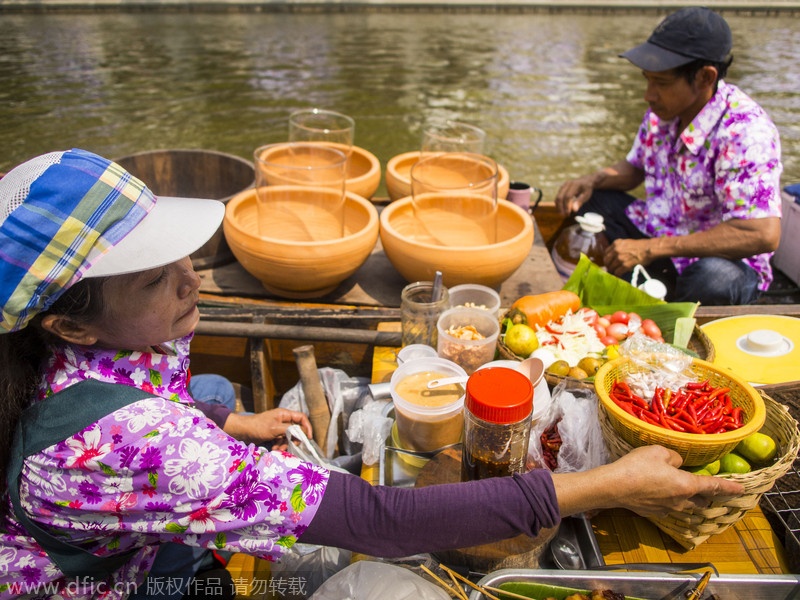 Hầu hết khách du lịch tới đây đều muốn ít nhất một lần ghé thăm chợ nổi.