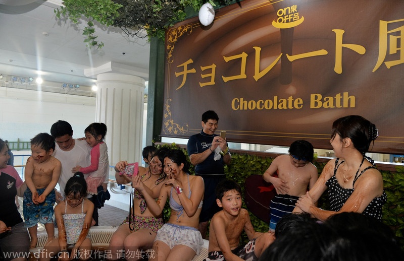 Tắm suối nước nóng là một thú vui thường thấy ở Nhật Bản. Xuất phát từ ý tưởng này, mới đây, một dịch vụ vừa xuất hiện ở Hakone (Kanagawa), đó là tắm socola nóng. 
