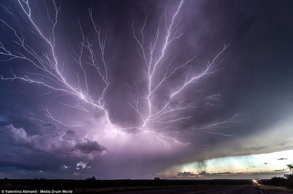 Bo anh tuyet dep ve nhung con bao tren khap nuoc My hinh anh