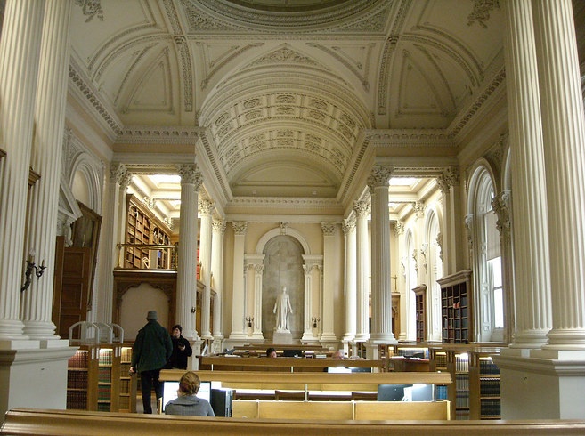 14. Thư viện tại Osgoode Hall, Toronto Canada.