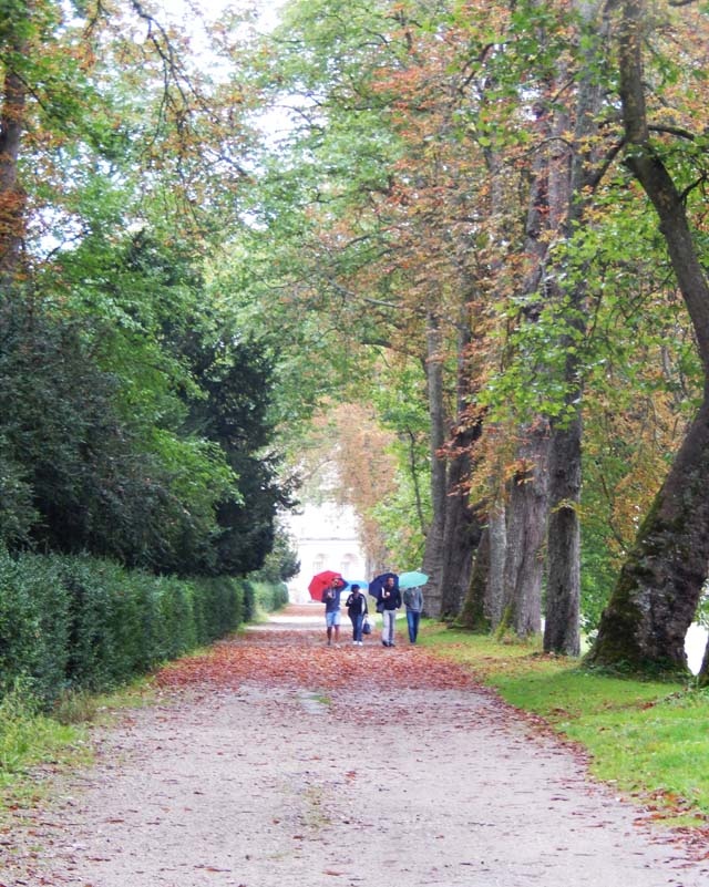 Vườn ngự uyển.