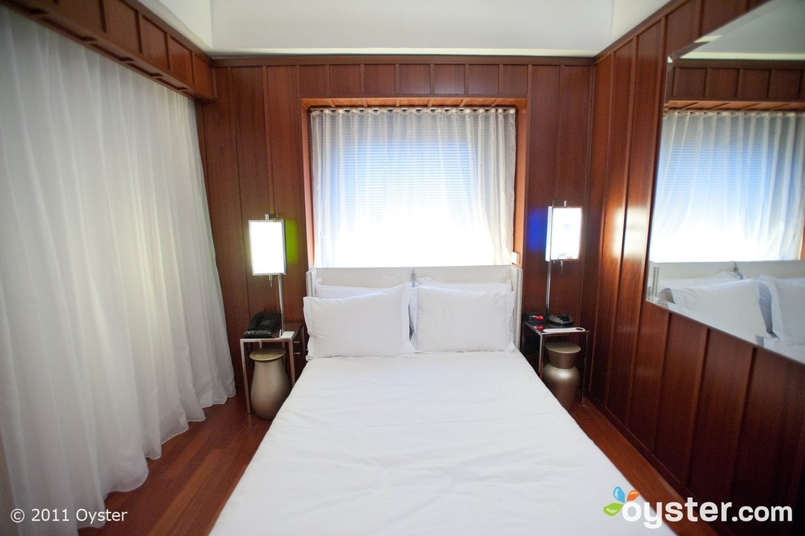 Thực tế: Bạn sẽ không thể thoải mái với không gian quá chật hẹp như vậy.