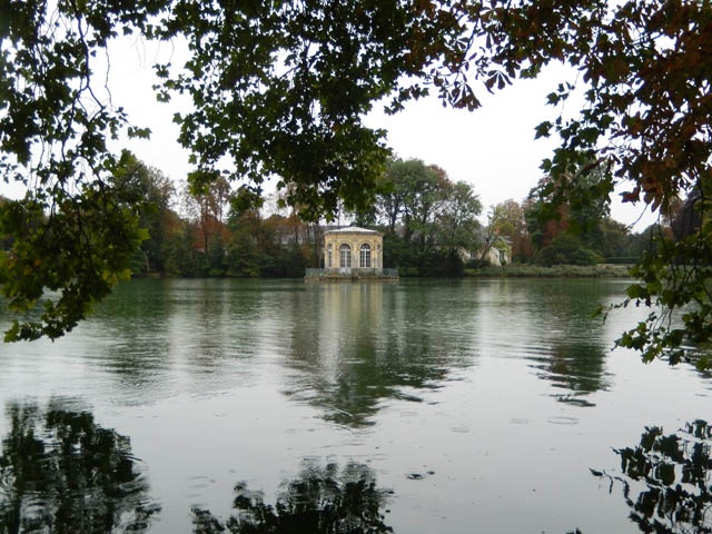 Nhà thủy tạ được xây dựng dưới thời Louis XIV.