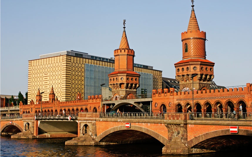 Sông Spree, Đức. Con sông rất được du khách khắp Châu Âu ưa chuộng này chảy qua trung tâm của vương quốc Bohemia and Bavaria thời trung cổ, do vậy các kiến trúc dọc con sông vẫn còn rất cổ kính chưa bị xâm lấn bởi sự phát triển hiện đại. Chính vì vậy nó đã được đạo diễn Peter Capaldi của BBC chọn làm địa điểm quay cho bộ phim truyền hình The Musketeers (3 chàng lính ngự lâm).