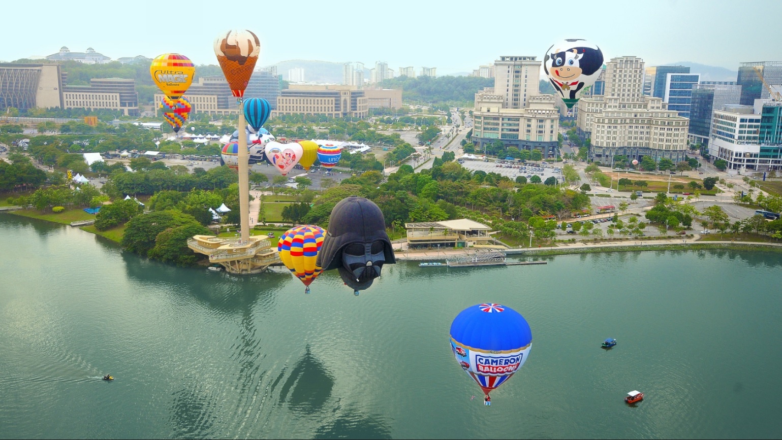 3. Lễ hội Khinh khí cầu Quốc tế Putrajaya Lần thứ 7. Đây là lễ hội thường do Công ty Bóng và Khinh khí cầu AKA cùng Tập đoàn Putrajaya đồng tổ chức tại Thành phố thông minh Putrajaya, Malaysia. Lễ hội năm nay dự kiến có sự tham dự của 11 quốc gia trong đó có Philippines, Hàn Quốc, Hoa Kỳ, Úc, và Bỉ. Khán giả có thể trông chờ chứng kiến màn trình diễn của 20 khinh khí cầu thiết kế bắt mắt, rực rỡ bay trên bầu trời Putrajaya. Thời gian: 14 – 15/03/2015 tại Putrajaya.