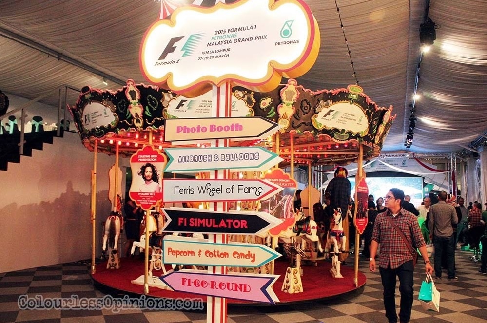 4. Lễ hội Thể thức 1. Một lễ hội đầy hào hứng với những sự kiện hấp dẫn, thủ đô Kuala Lumpur liên tục chào đón du khách đến tận hưởng trải nghiệm tại đây lúc không khí lễ hội tràn đầy khắp nơi. Theo Ngài Thị trưởng Kuala Lumpur, Lễ hội F1 không chỉ thể hiện kinh nghiệm đa dạng của Malaysia trong việc tổ chức cuộc đua nóng nhất hành tinh mà còn phản chiếu một thành phố Kuala Lumpur nhộn nhịp và thời thượng. Thời gian: 27,28 & 29/03/2015 tại KLCC, Kuala Lumpur.