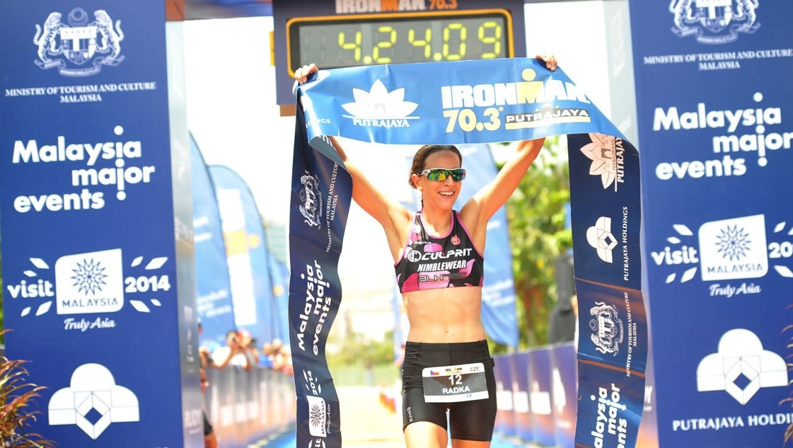 7. Ironman 70.3 Putrajaya. Ironman 70.3 lần đầu tiên được tổ chức tại Malaysia vào năm 2014, nhân sự kiện Năm Du lịch Malaysia 2014, với 964 vận động viên quốc tế từ khắp nơi trên thế giới và 496 vận động viên trong nước. Trong năm 2015, sự kiện này dự kiến thu hút tổng cộng 1.500 vận động viên quốc tế. Thời gian: 05/04/2015  tại đài tưởng niệm Alaf Baru, khu vực 2 Putrajaya