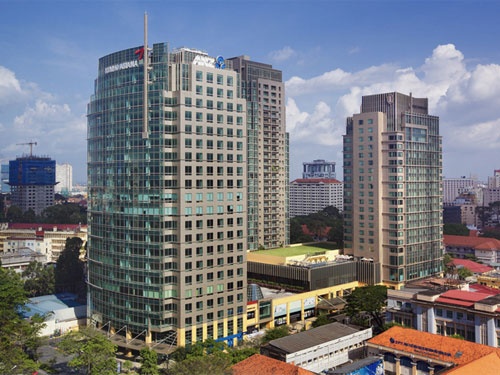 10. Khách sạn InterContinental Asiana (ngã tư Hai Bà Trưng - Lê Duẩn, Quận 1, TP.HCM). Khách sạn là điểm nhấn của khu phức hợp Kumho Asiana Plaza, nổi bật với 21 tầng nằm trên con đường sầm uất Hai Bà Trưng. Bao gồm 305 phòng được trang trí bằng kính trong suốt, phòng rộng rãi với các thiết bị tiện nghi, sang trọng. Các phòng ở bốn góc của khách sạn đều có  tầm nhìn ra toàn cảnh trung tâm thành phố. Ảnh: Dulich.nld