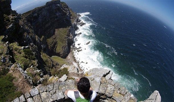 Nha hang cheo leo thu thach thuc khach hinh anh